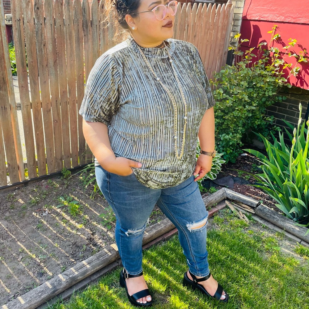 Loft Plus Mock Neck Top. Size 20/22